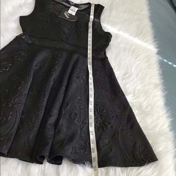 LF PAPER HEART LITTLE BLACK MINI DRESS NWT Sz 10 - Picture 3 of 10